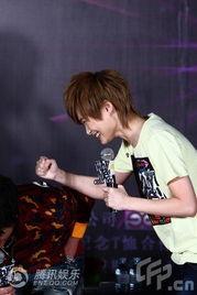 李宇春搞笑花絮,李宇春花絮中的欢乐时光 第2张 李宇春搞笑花絮,李宇春花絮中的欢乐时光 第2张