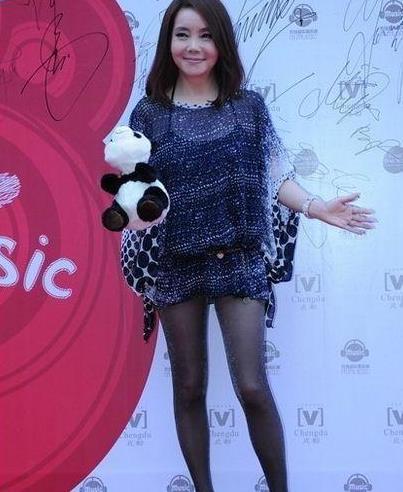 辛晓琪年轻照片,回首那些青涩年华  第3张