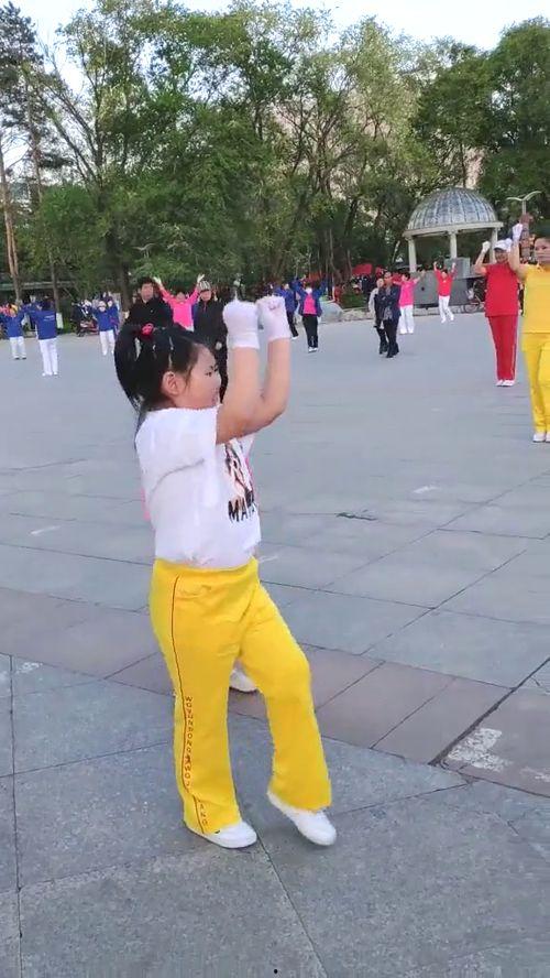 网红小八同学  第2张